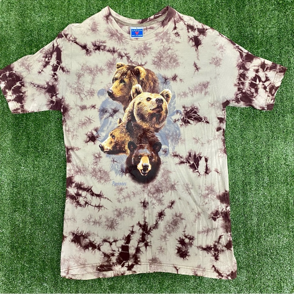 Pyrenees Grizzly Bear Tie Dye Tourist Size: L